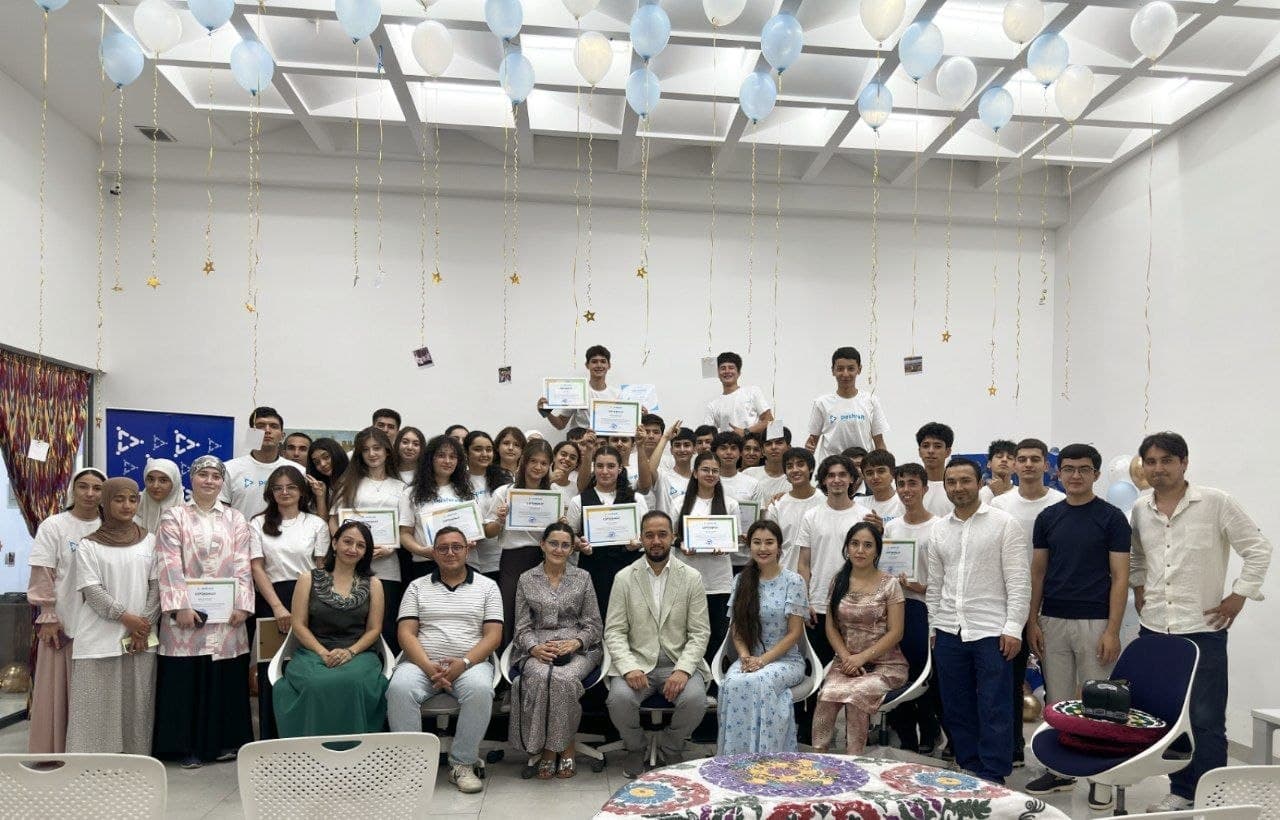 Peshraft volunteers